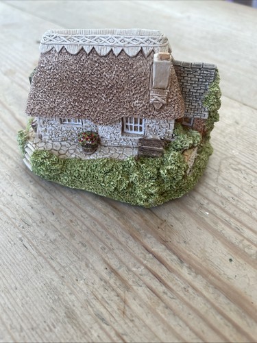 Lilliput lane smallest inn - lilliput,