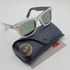 Ray Ban Used White & Black Wayfarer Green Lens RB2140 