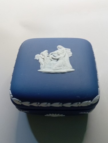 Wedgewood blue and white - blue,