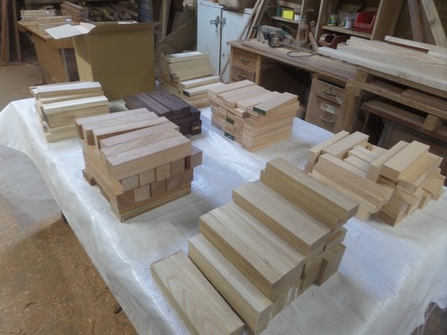 Hardwood timber off - cuts, 8