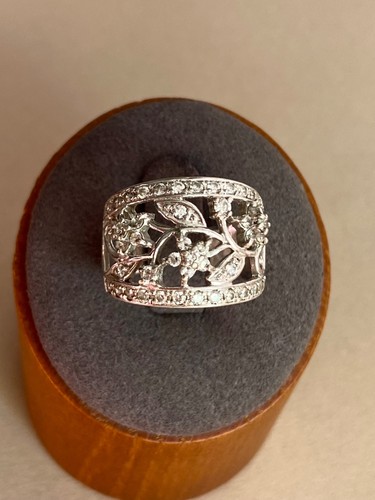 Diamonique floral band - , –