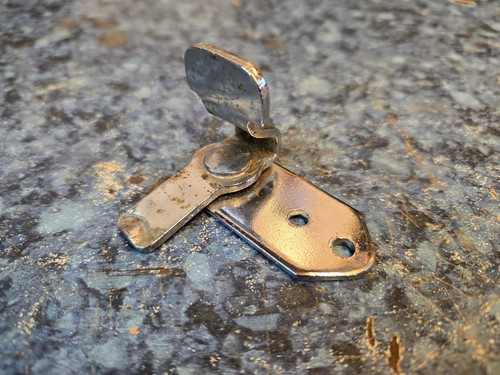 Mgb mgc rear seat catch - gt,