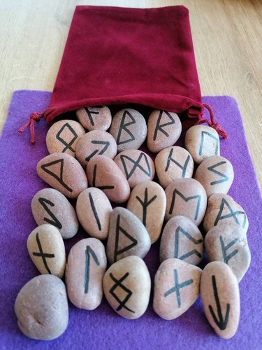 Runes set 181 - handcrafted, med