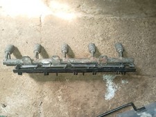 AUDI 90 2.3 7a 20v FUEL RAIL