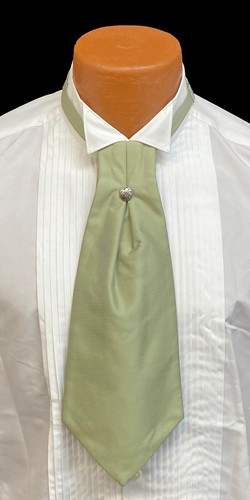 Green cravat with tie pin - green,