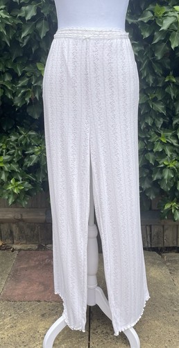 Women white ditsy scallop - white,