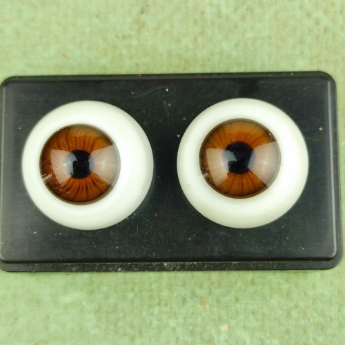 Vintage doll glass - , brown