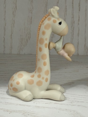 Precious moments figurine - moments, ~