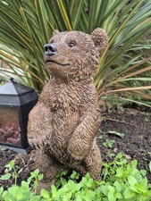 Vivid arts standing bear - 🐻,
