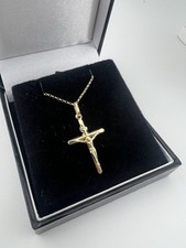 9ct Yellow Gold Crucifix