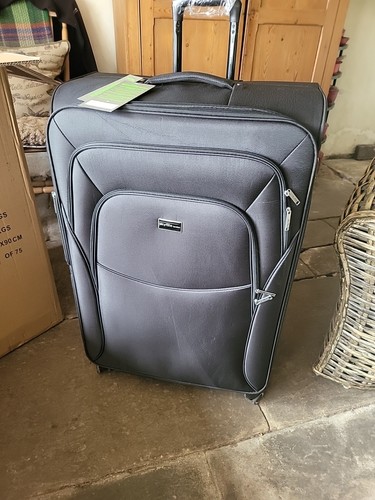 New skyflite 92x59x37 large - new,