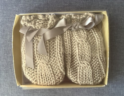Sainsbury knitted hand - sainsbury's,