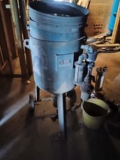 Shot Blasting Pot 300 L [full blast room equipment available]