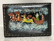 SMALL RUSSIAN PALEKH LACQUERWARE TRINKET BOX TROIKA HORSE DESIGN SIGNED