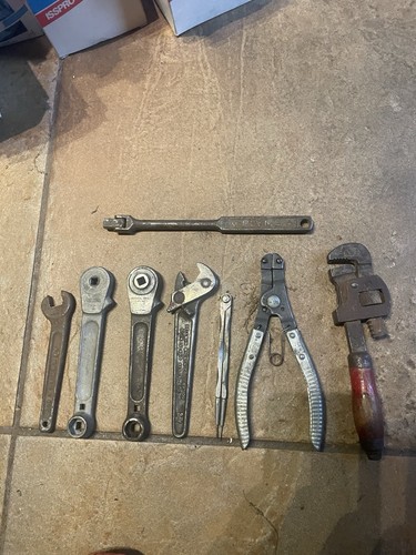 Item old early tool lot - 8,