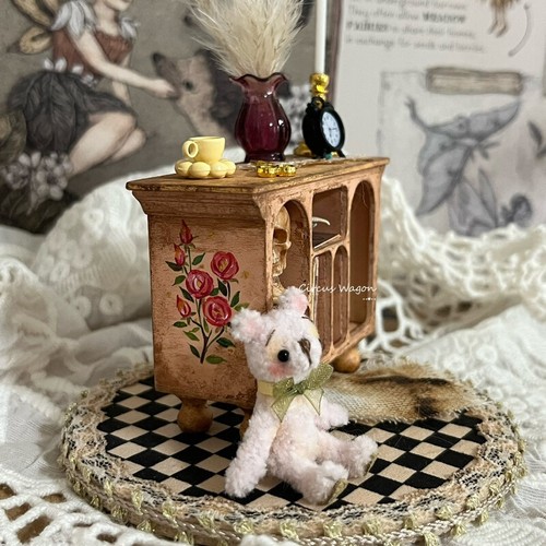 Scale dolls house - scale,