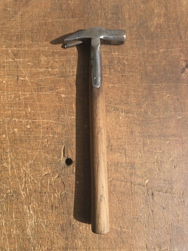 Strapped claw hammer small - strapped,
