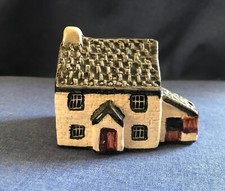 Tey pottery. Farmhouse