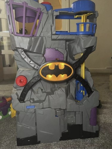 Imaginext batcave playset with - batcave,