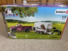 Schleich 42346 Pickup and Horse Trailer