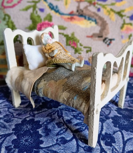 Antique vintage dolls - /,