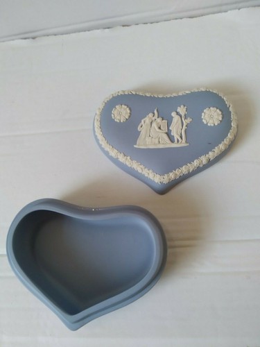 Large wedgwood blue jasperware - blue,