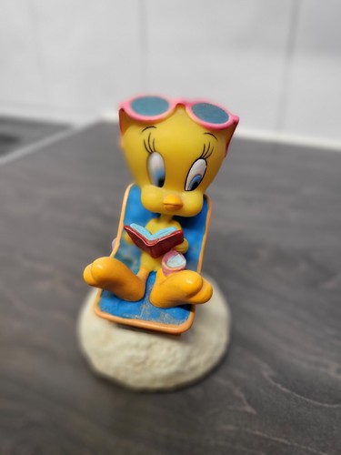 Tweety bird pie figure vintage - figure,