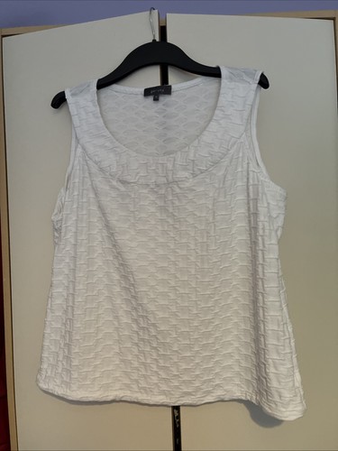 Per una sleeve less - una,