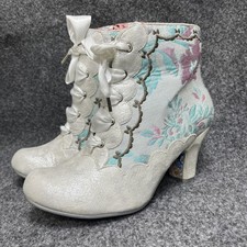 Irregular Choice Chinese