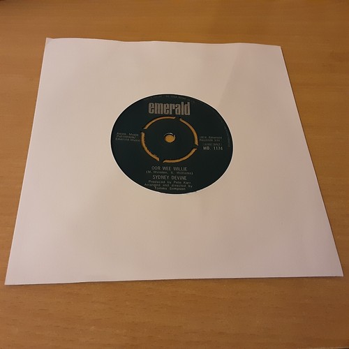 Single sydney devine oor - 7",