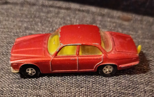 Corgi juniors jaguar xj6 2 - corgi,