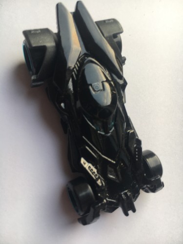 Hotwheels batmobile justice - batmobile,