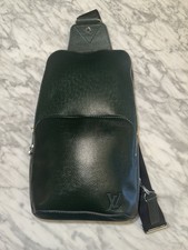 Louis Vuitton Taiga Avenue