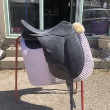 17’’ Wintec Pro 2000 Dresssage Saddle Adjustable