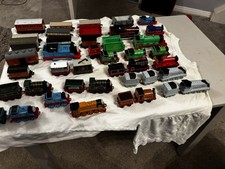 Thomas The Tank And Friends Train Set X2 toy model railway carriages magnetic