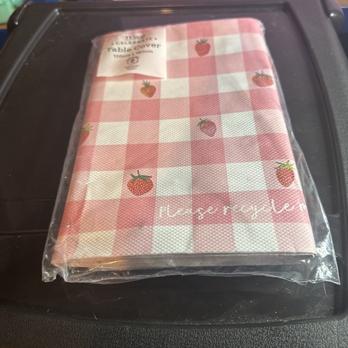 Strawberry paper tablecloth - strawberry,