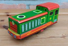 VINTAGE CLOCKWORK TINPLATE