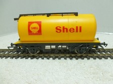 Hornby R.227 Yellow Shell Tanker Wagon OO Gauge