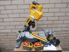 DeWalt DCS777T2 54V Flexvolt 216mm Crosscut Mitre Saw 2 x 6 AH