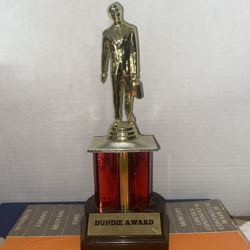Dundie award trophy the - award,