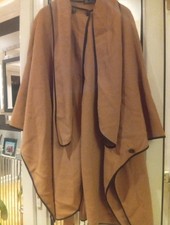 Pre Owned Pure New Wool Camel And Black Shawl Cape