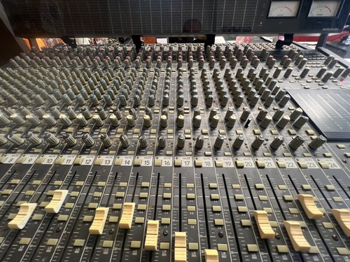 Mackie mixing console - mackie, +