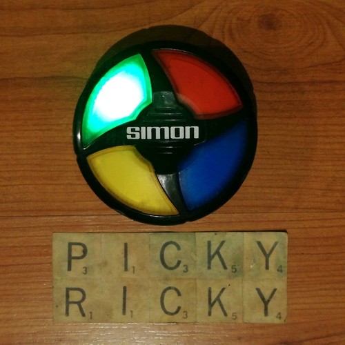 Simon electronic game - simon,