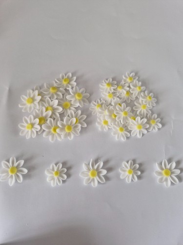 Edible daisies cake toppers - edible,
