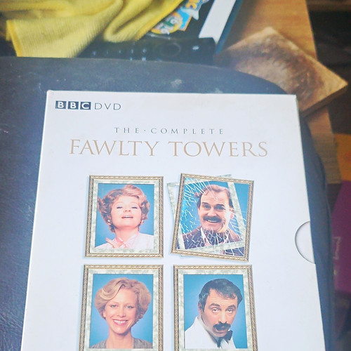 Bbc fawlty towers complete - fawlty,