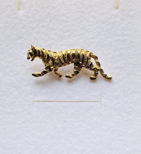 Stunning tiger brooch - tiger, brooch.-)