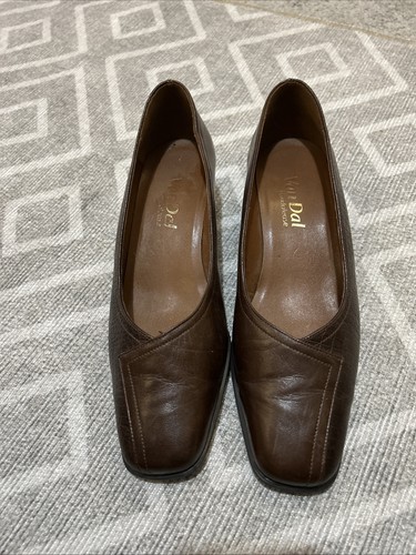 Van dal vandalease d brown - van,