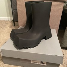 balenciaga trooper boots size