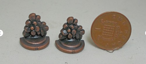 Dolls house miniature - dolls, bronze