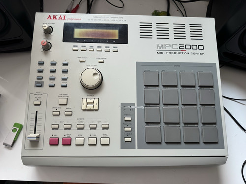 Akai mpc2000 floppy - akai,